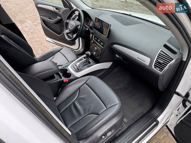 Белый Ауди Ку 5, объемом двигателя 2 л и пробегом 129 тыс. км за 17500 $, фото 12 на Automoto.ua