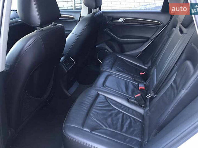 Белый Ауди Ку 5, объемом двигателя 1.98 л и пробегом 165 тыс. км за 12500 $, фото 13 на Automoto.ua