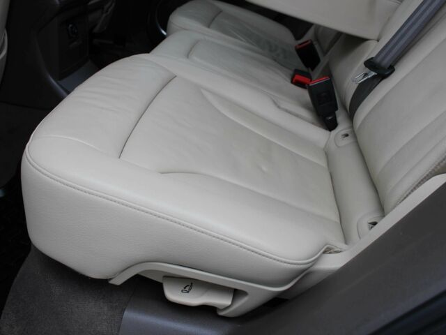 Білий Ауді Ку 5, об'ємом двигуна 2 л та пробігом 150 тис. км за 16900 $, фото 11 на Automoto.ua