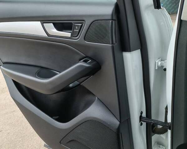 Белый Ауди Ку 5, объемом двигателя 2 л и пробегом 150 тыс. км за 17425 $, фото 18 на Automoto.ua