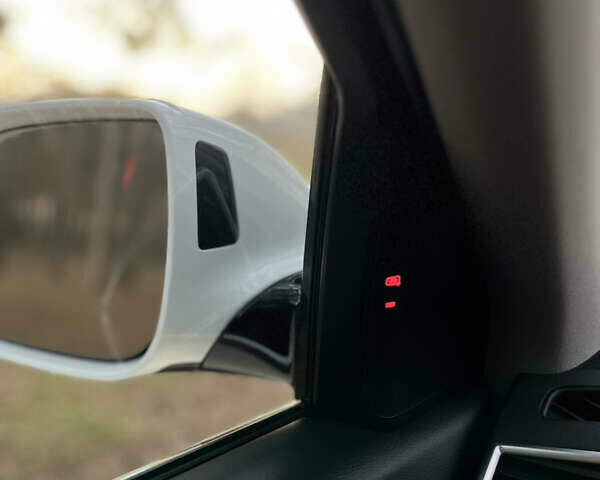 Белый Ауди Ку 5, объемом двигателя 2 л и пробегом 174 тыс. км за 16599 $, фото 20 на Automoto.ua