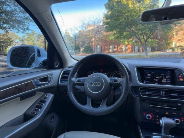 Белый Ауди Ку 5, объемом двигателя 3 л и пробегом 80 тыс. км за 10700 $, фото 9 на Automoto.ua