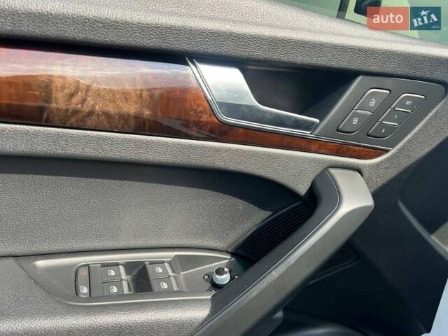 Белый Ауди Ку 5, объемом двигателя 2 л и пробегом 185 тыс. км за 24290 $, фото 15 на Automoto.ua