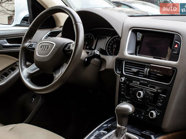 Белый Ауди Ку 5, объемом двигателя 1.98 л и пробегом 99 тыс. км за 15800 $, фото 35 на Automoto.ua