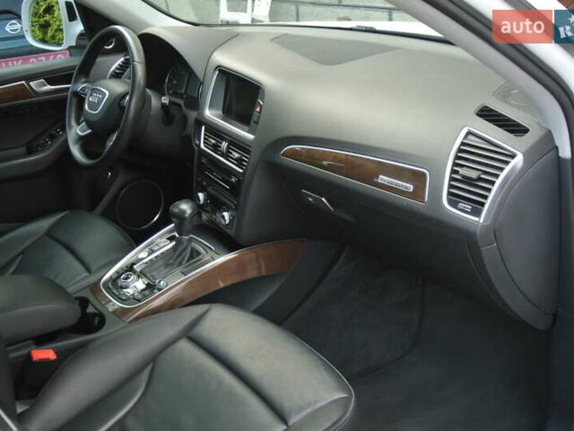 Белый Ауди Ку 5, объемом двигателя 1.98 л и пробегом 146 тыс. км за 17900 $, фото 16 на Automoto.ua