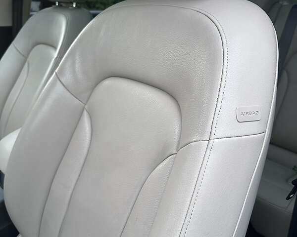 Белый Ауди Ку 5, объемом двигателя 2 л и пробегом 141 тыс. км за 16000 $, фото 8 на Automoto.ua