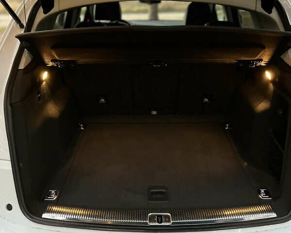 Белый Ауди Ку 5, объемом двигателя 2 л и пробегом 174 тыс. км за 16599 $, фото 13 на Automoto.ua