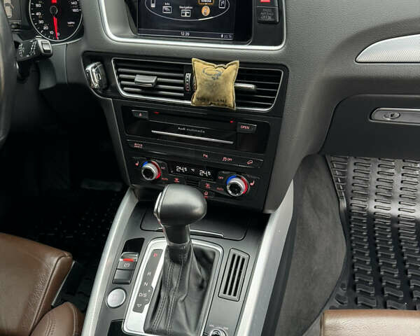 Белый Ауди Ку 5, объемом двигателя 2 л и пробегом 126 тыс. км за 19900 $, фото 25 на Automoto.ua