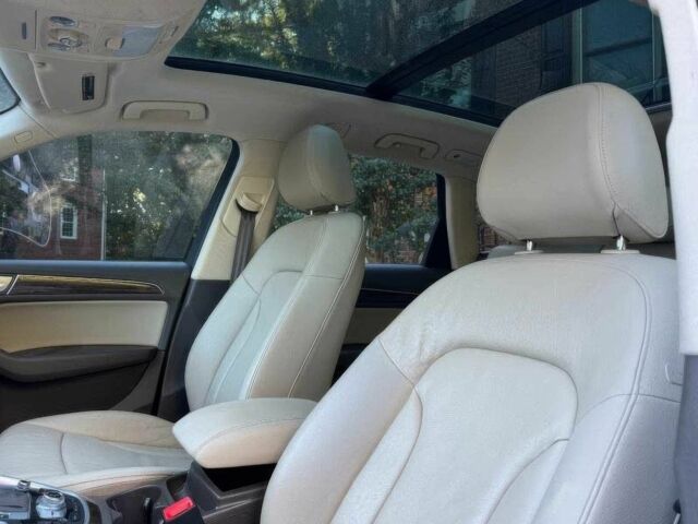 Белый Ауди Ку 5, объемом двигателя 3 л и пробегом 80 тыс. км за 10700 $, фото 10 на Automoto.ua