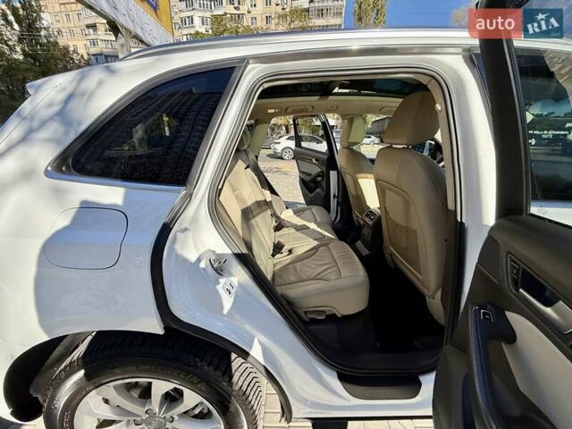 Білий Ауді Ку 5, об'ємом двигуна 1.98 л та пробігом 191 тис. км за 17800 $, фото 68 на Automoto.ua