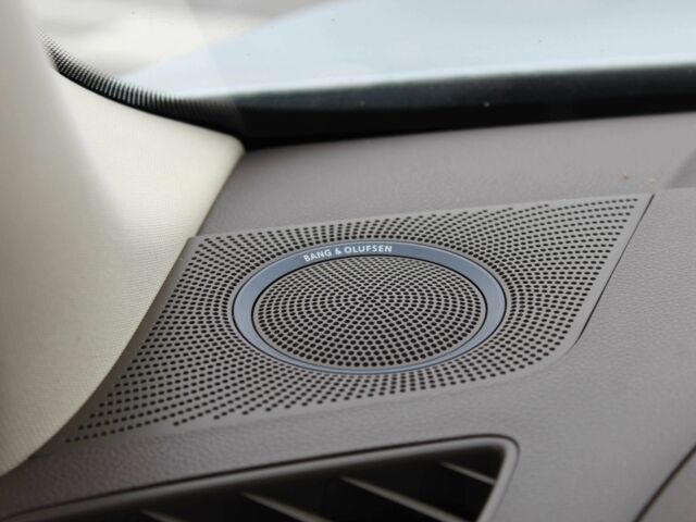 Білий Ауді Ку 5, об'ємом двигуна 2 л та пробігом 150 тис. км за 16900 $, фото 17 на Automoto.ua