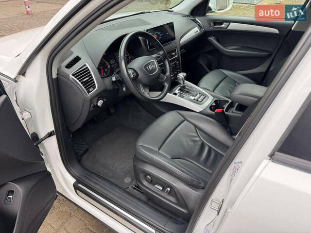 Белый Ауди Ку 5, объемом двигателя 2 л и пробегом 129 тыс. км за 17500 $, фото 8 на Automoto.ua