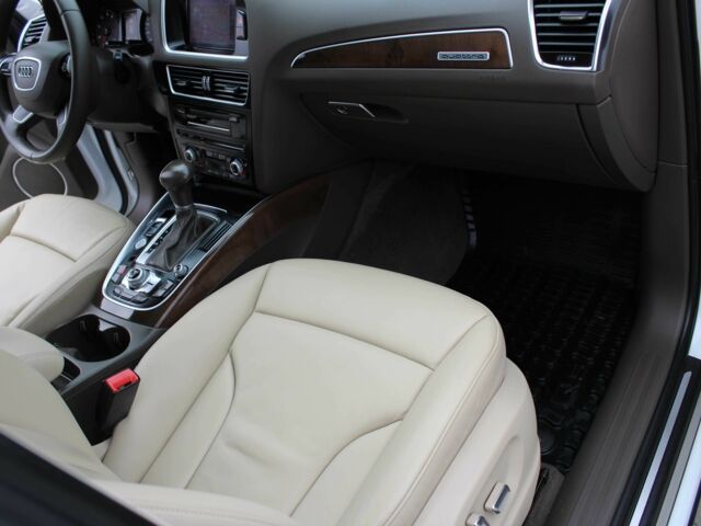 Білий Ауді Ку 5, об'ємом двигуна 2 л та пробігом 150 тис. км за 16900 $, фото 14 на Automoto.ua