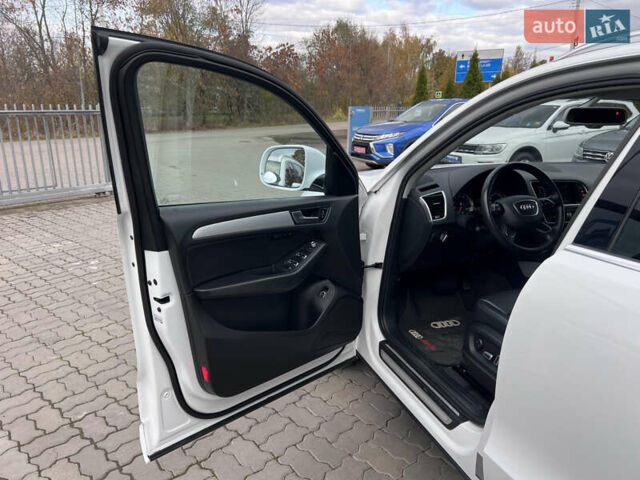 Белый Ауди Ку 5, объемом двигателя 1.98 л и пробегом 144 тыс. км за 15490 $, фото 12 на Automoto.ua