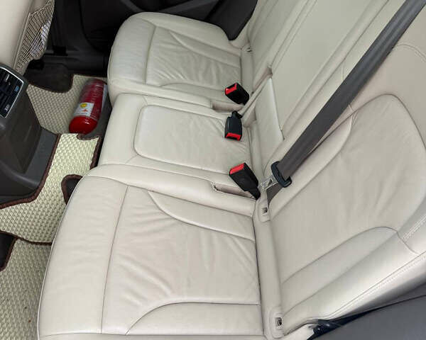 Белый Ауди Ку 5, объемом двигателя 1.98 л и пробегом 180 тыс. км за 18000 $, фото 9 на Automoto.ua