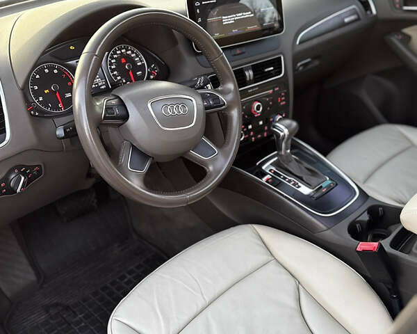 Білий Ауді Ку 5, об'ємом двигуна 2 л та пробігом 172 тис. км за 14700 $, фото 26 на Automoto.ua