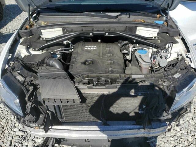 Белый Ауди Ку 5, объемом двигателя 2 л и пробегом 99 тыс. км за 2900 $, фото 11 на Automoto.ua