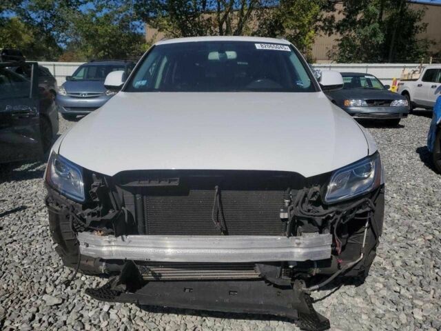 Белый Ауди Ку 5, объемом двигателя 2 л и пробегом 99 тыс. км за 2900 $, фото 4 на Automoto.ua