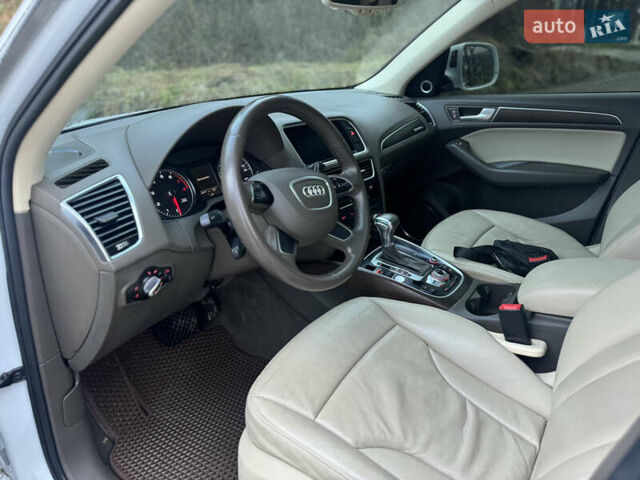 Білий Ауді Ку 5, об'ємом двигуна 1.98 л та пробігом 130 тис. км за 16950 $, фото 53 на Automoto.ua