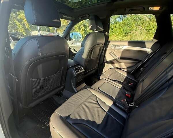 Білий Ауді Ку 5, об'ємом двигуна 1.98 л та пробігом 210 тис. км за 18700 $, фото 4 на Automoto.ua