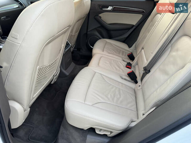 Білий Ауді Ку 5, об'ємом двигуна 2 л та пробігом 173 тис. км за 15700 $, фото 48 на Automoto.ua