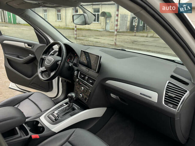 Белый Ауди Ку 5, объемом двигателя 2 л и пробегом 129 тыс. км за 15450 $, фото 54 на Automoto.ua