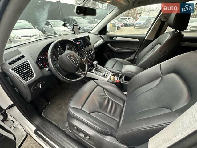 Белый Ауди Ку 5, объемом двигателя 2 л и пробегом 130 тыс. км за 17500 $, фото 33 на Automoto.ua