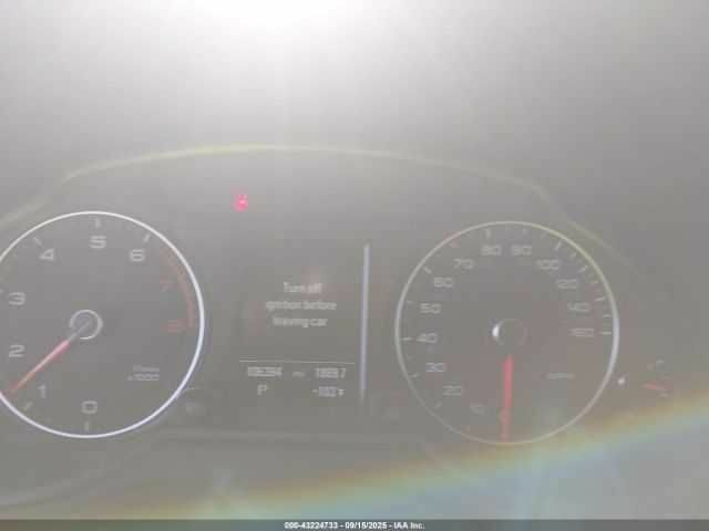 Білий Ауді Ку 5, об'ємом двигуна 2 л та пробігом 106 тис. км за 2900 $, фото 6 на Automoto.ua