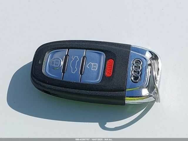 Белый Ауди Ку 5, объемом двигателя 2 л и пробегом 76 тыс. км за 4000 $, фото 10 на Automoto.ua