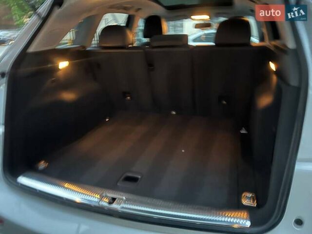 Белый Ауди Ку 5, объемом двигателя 1.98 л и пробегом 127 тыс. км за 15900 $, фото 8 на Automoto.ua