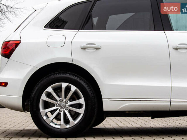 Белый Ауди Ку 5, объемом двигателя 1.98 л и пробегом 99 тыс. км за 15800 $, фото 20 на Automoto.ua