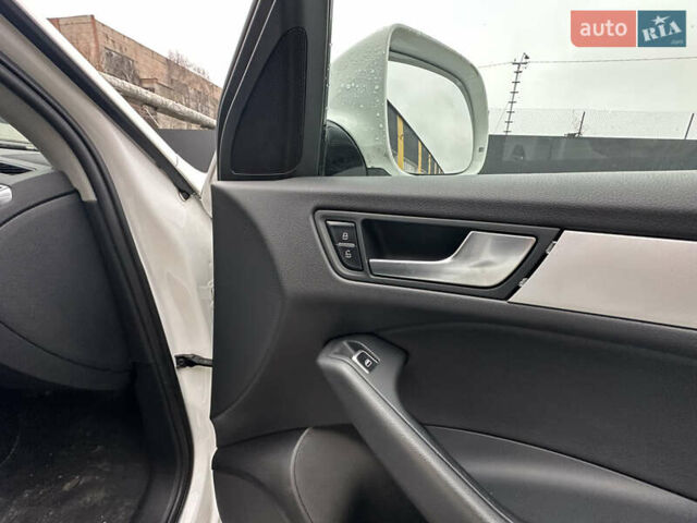 Белый Ауди Ку 5, объемом двигателя 2 л и пробегом 130 тыс. км за 17500 $, фото 53 на Automoto.ua