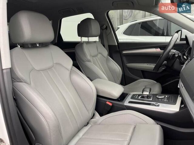 Белый Ауди Ку 5, объемом двигателя 1.98 л и пробегом 104 тыс. км за 34999 $, фото 32 на Automoto.ua