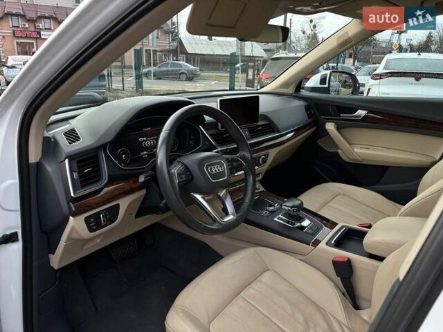 Білий Ауді Ку 5, об'ємом двигуна 2 л та пробігом 215 тис. км за 21800 $, фото 26 на Automoto.ua