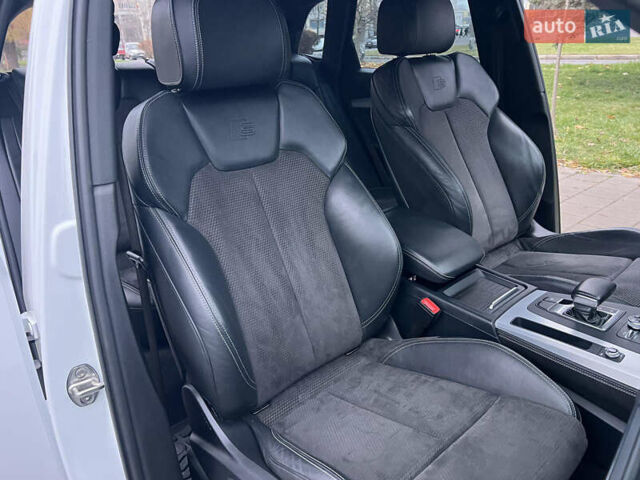 Белый Ауди Ку 5, объемом двигателя 1.97 л и пробегом 139 тыс. км за 28800 $, фото 48 на Automoto.ua