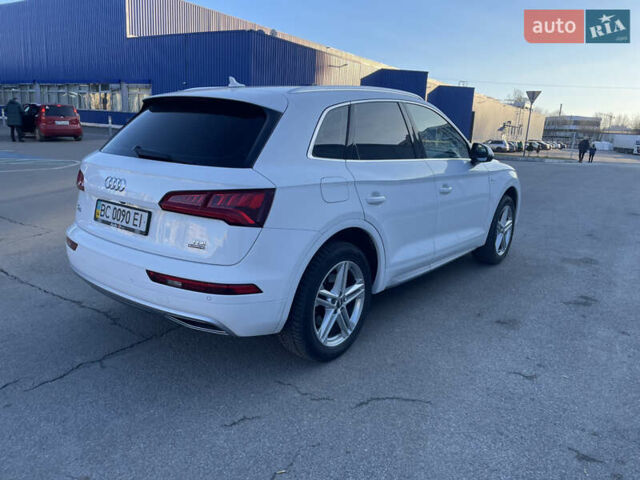 Белый Ауди Ку 5, объемом двигателя 1.97 л и пробегом 210 тыс. км за 27500 $, фото 5 на Automoto.ua