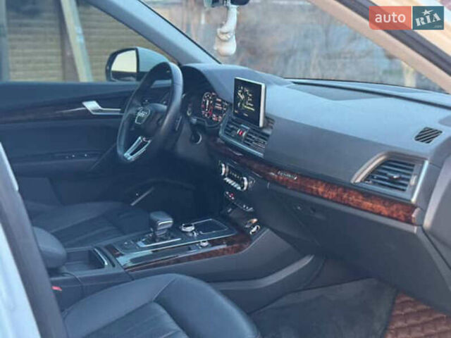 Белый Ауди Ку 5, объемом двигателя 1.98 л и пробегом 72 тыс. км за 28900 $, фото 8 на Automoto.ua