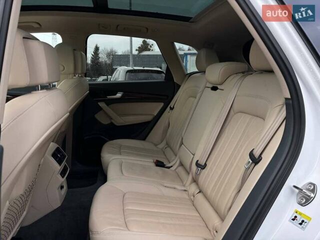 Білий Ауді Ку 5, об'ємом двигуна 2 л та пробігом 215 тис. км за 21800 $, фото 54 на Automoto.ua