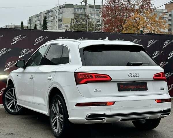 Білий Ауді Ку 5, об'ємом двигуна 1.98 л та пробігом 138 тис. км за 27500 $, фото 9 на Automoto.ua