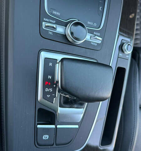 Белый Ауди Ку 5, объемом двигателя 1.98 л и пробегом 127 тыс. км за 27777 $, фото 36 на Automoto.ua