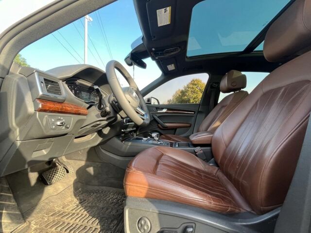 Белый Ауди Ку 5, объемом двигателя 2 л и пробегом 187 тыс. км за 27300 $, фото 21 на Automoto.ua