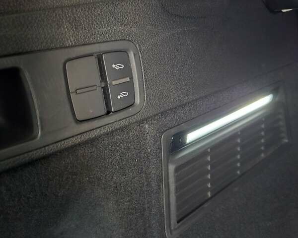 Білий Ауді Ку 5, об'ємом двигуна 1.97 л та пробігом 115 тис. км за 32000 $, фото 14 на Automoto.ua