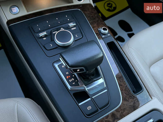 Білий Ауді Ку 5, об'ємом двигуна 1.98 л та пробігом 123 тис. км за 25300 $, фото 18 на Automoto.ua