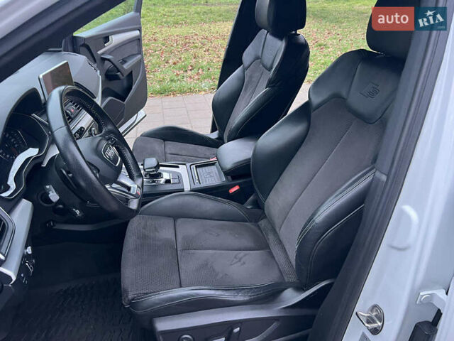 Белый Ауди Ку 5, объемом двигателя 1.97 л и пробегом 139 тыс. км за 28800 $, фото 37 на Automoto.ua