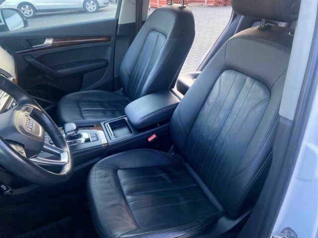 Білий Ауді Ку 5, об'ємом двигуна 2 л та пробігом 189 тис. км за 21800 $, фото 20 на Automoto.ua