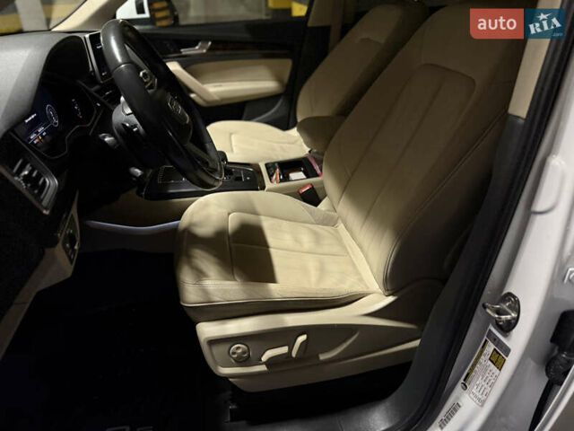 Ауді Ку 5 2017 у Рівному на Automoto.ua Білий Ауді Ку 5, об'ємом двигуна 1.98 л та пробігом 146 тис. км за 23900 $, фото 11 на Automoto.ua