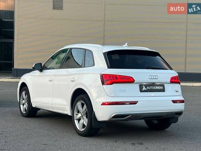 Белый Ауди Ку 5, объемом двигателя 2 л и пробегом 68 тыс. км за 26000 $, фото 4 на Automoto.ua