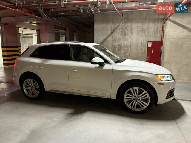 Ауді Ку 5 2017 у Рівному на Automoto.ua Білий Ауді Ку 5, об'ємом двигуна 1.98 л та пробігом 146 тис. км за 23900 $, фото 4 на Automoto.ua