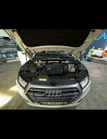 Белый Ауди Ку 5, объемом двигателя 1.97 л и пробегом 105 тыс. км за 32500 $, фото 12 на Automoto.ua