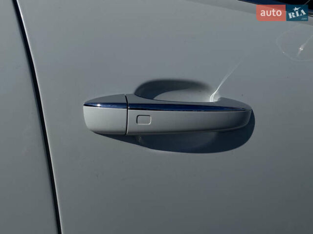 Білий Ауді Ку 5, об'ємом двигуна 1.98 л та пробігом 170 тис. км за 15600 $, фото 27 на Automoto.ua